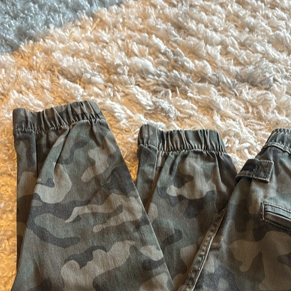 Zanerobe Sureshot Chinos in Light Camo. Size 29 - Picture 3 of 3